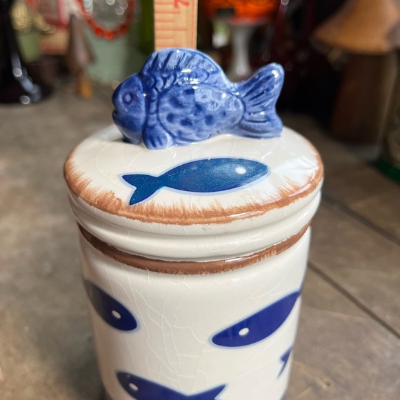 SMALL CERAMIC BLUE FISH CANISTER HOME DECOR - Picture 12 of 13